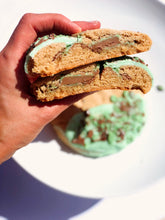 Load image into Gallery viewer, Chunky Chocolate Cookie - Aero Choc Mint
