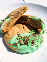 Load image into Gallery viewer, Chunky Chocolate Cookie - Aero Choc Mint
