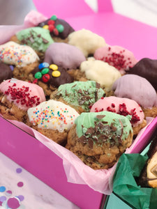 Party Time Gift Box - 32 Chunky Cookies